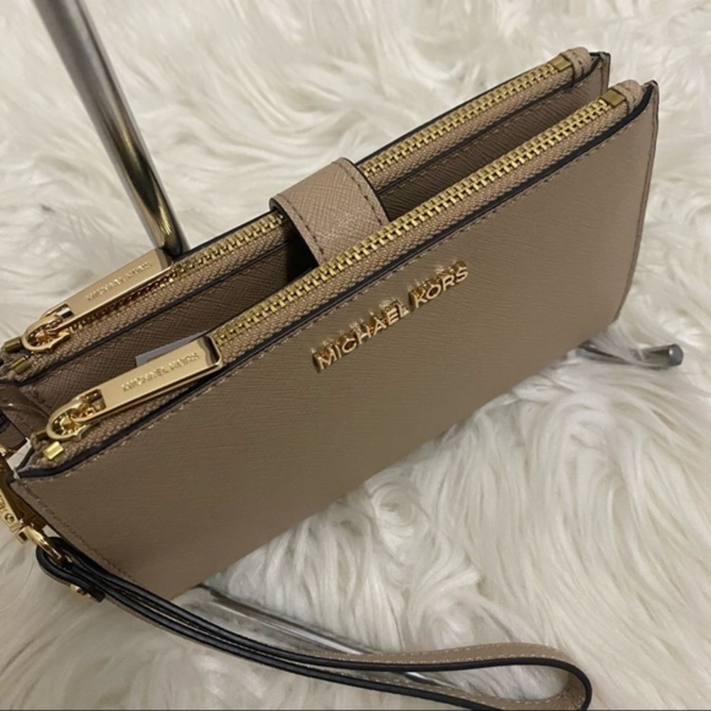 New Michael Kors jet set travel large double zipper wristlet wallet - Picture 8 of 8